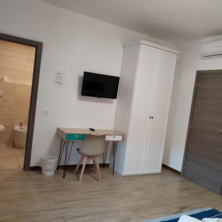 Nuova Fiera Camera Verona Buitenkant foto