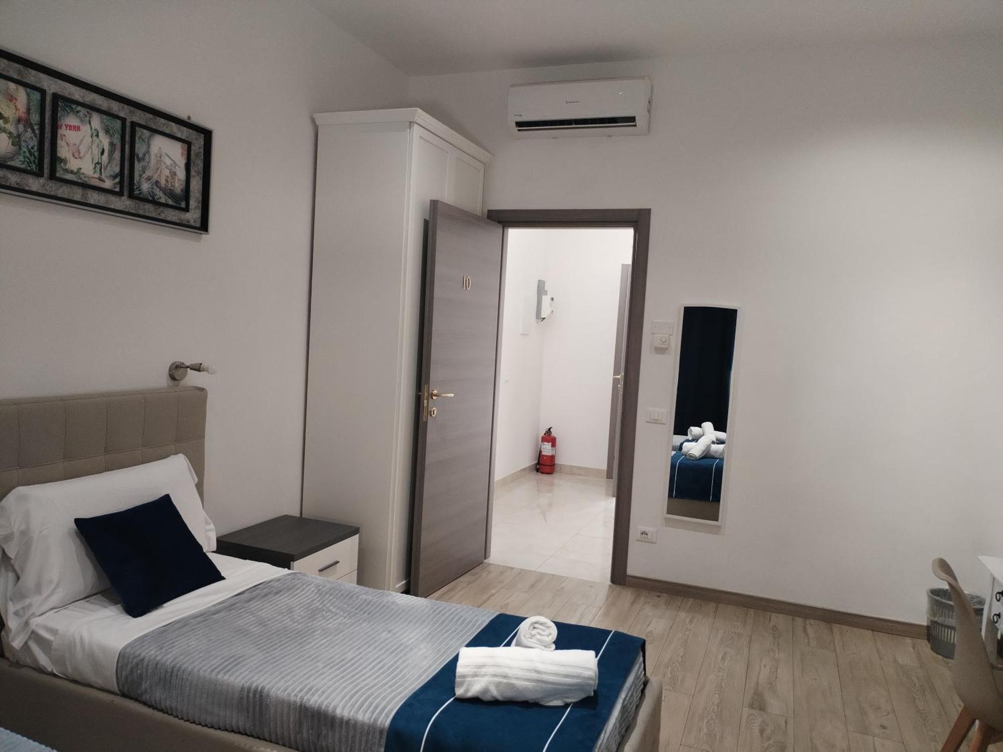 Nuova Fiera Camera Verona Buitenkant foto
