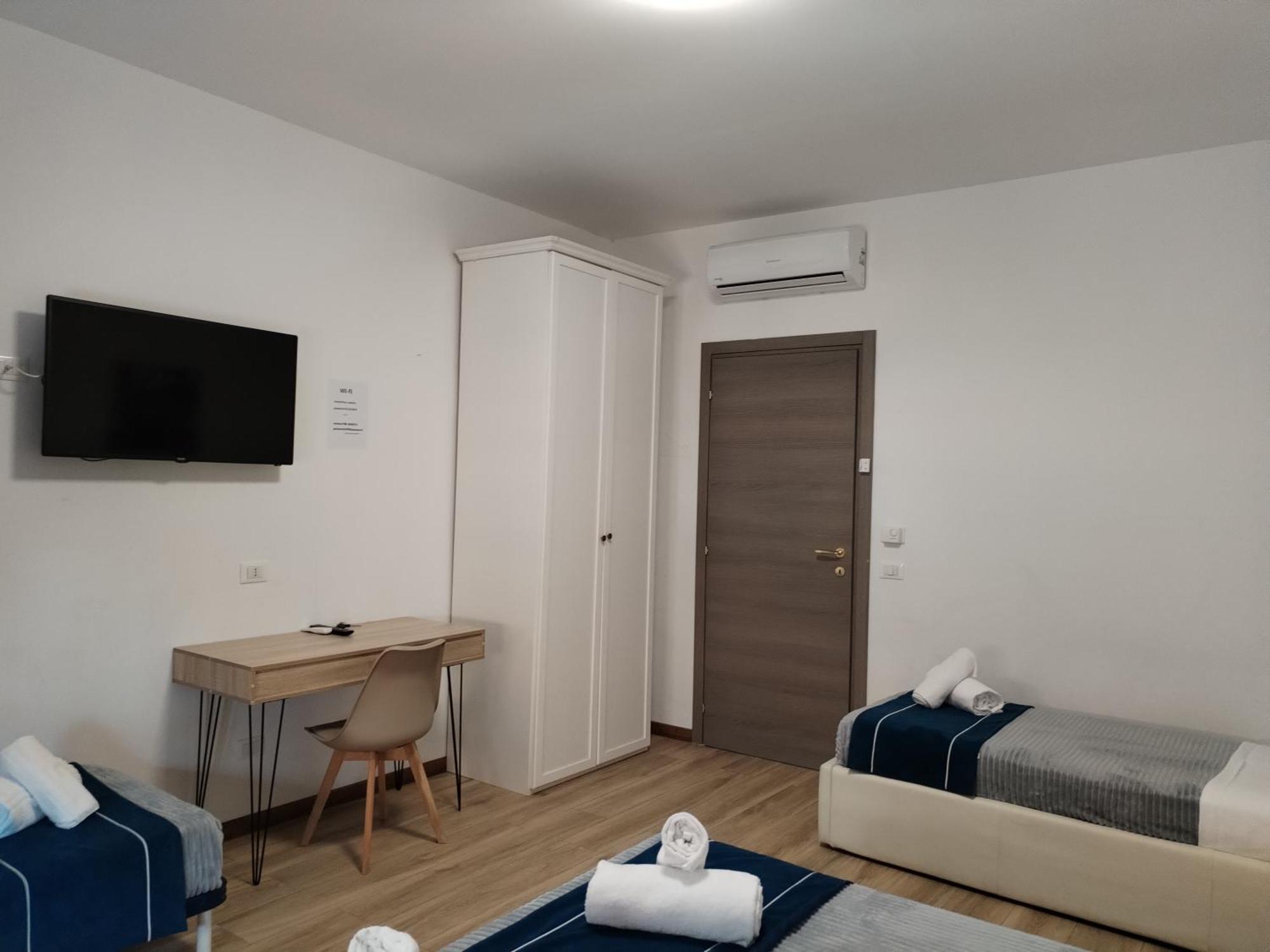 Nuova Fiera Camera Verona Buitenkant foto